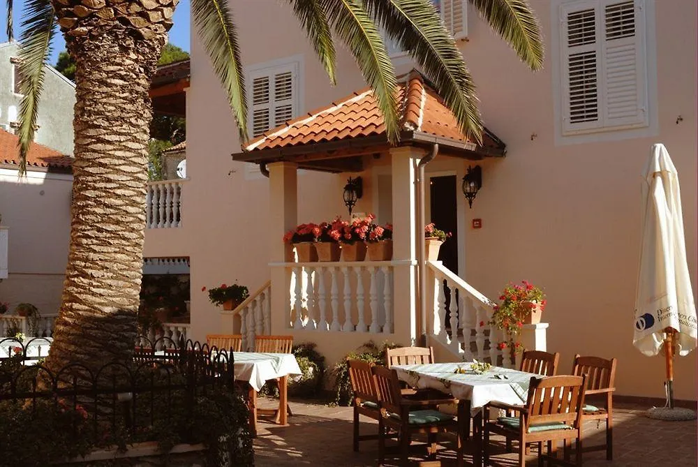 Hotel Villa Deis Mali Losinj 4*,
